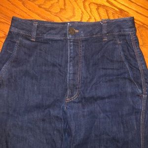 Marc Jacobs size 6. Jeans. High rise. Pants Frayed/cut off
